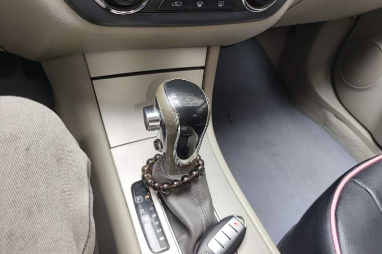 Used Dongfeng Aeolus A60 2014 1.6L Automatic Luxury Model Gear Lever