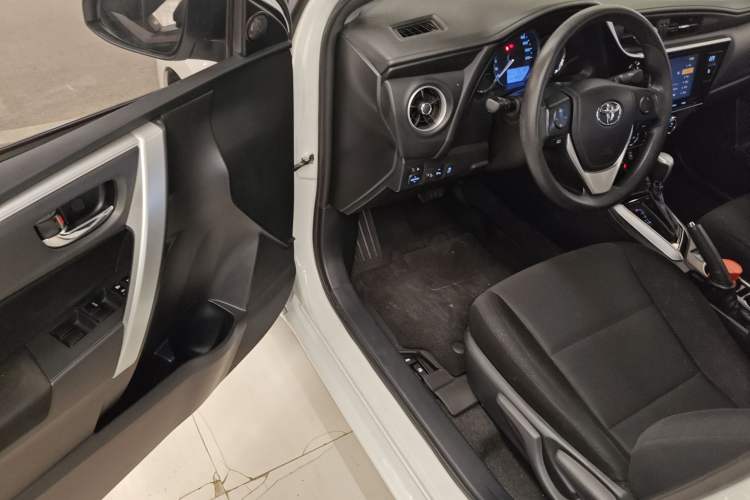 Used Toyota Levin 2017 Revised 185T CVT Elite Edition China V Standard Driver Seat