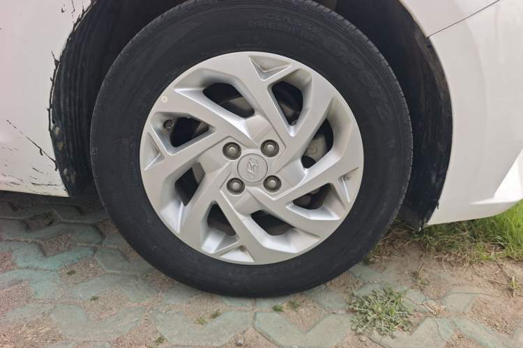 Used Hyundai Verna (new generation) 2020 1.4L Manual GLS Cool Edition Right Front Wheel Hub
