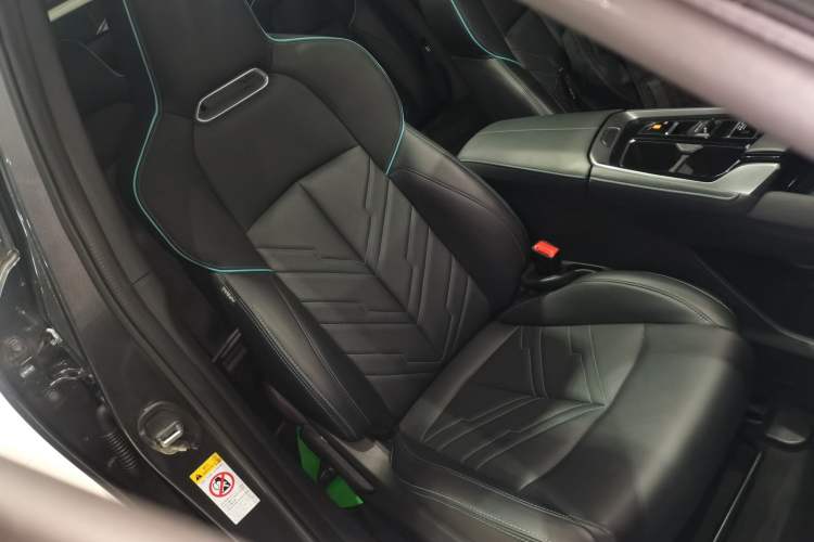 Used CHANGAN UNI-T 2023 Second-Generation 1.5T Prestige Model Right Front Seat