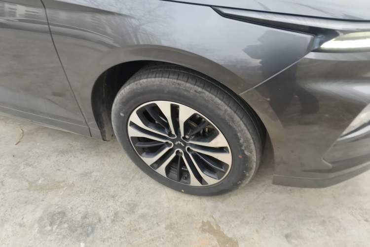 Used Wuling Victory 2020 1.5T CVT Flagship Edition Right Front Wheel Hub