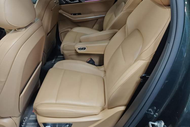 Used Lynk & Co 09 EM-P 2024 2.0TD EM-P Four-Wheel Drive ULTRA Six-Seater Left Rear Seat