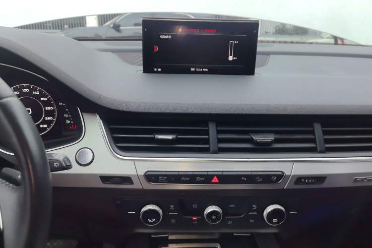 Used Audi Q7 2016 40 TFSI Comfort Model