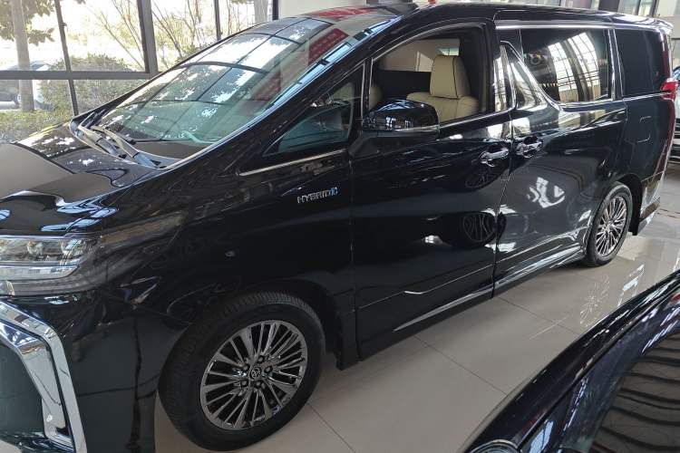 Used Toyota Alphard 2020 Dual-Engine 2.5L Luxury Edition
