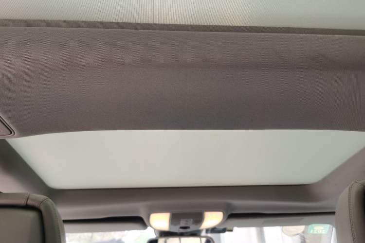 Used Mercedes-Benz E-Class 2012 E 260 L CGI Fashion Model Headliner