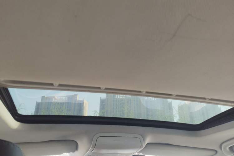 Used Volkswagen Sagitar 2014 1.4TSI Automatic Luxury Model Headliner