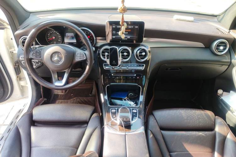 Used Mercedes-Benz GLC 2016 GLC 260 4MATIC Luxury Model