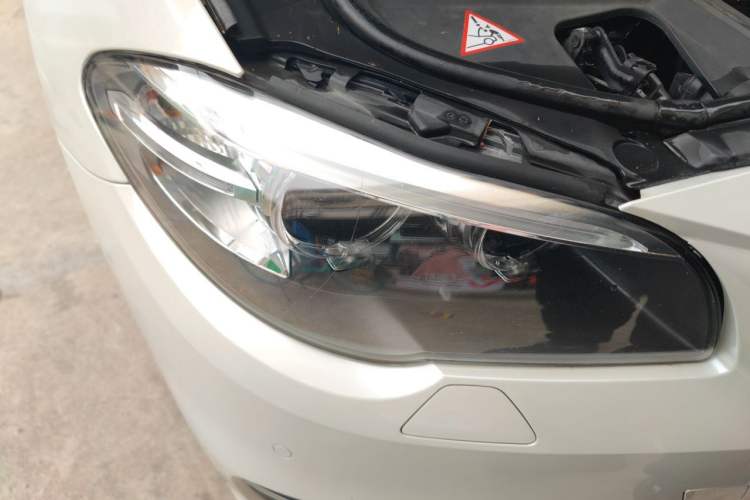 Used BMW 5 Series 2014 520Li Elegant Model
