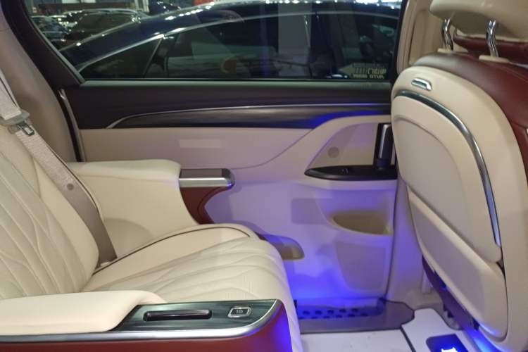 Used Buick GL8 2023 ES Lu Zun Deluxe Model
