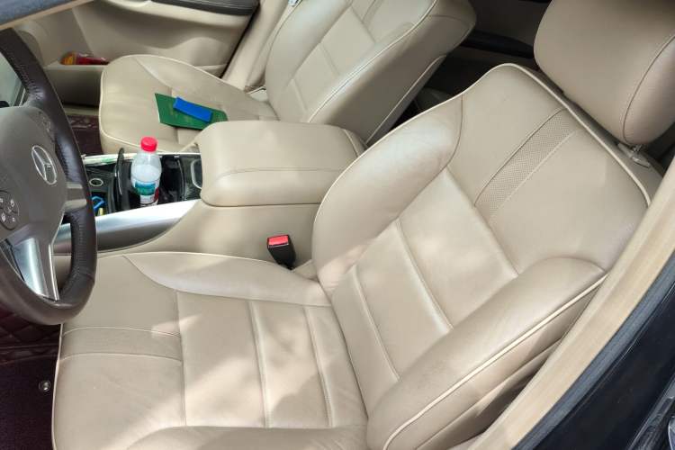 Used Mercedes-Benz R-Class 2014 R 320 4MATIC Luxury Model Left Front Seat