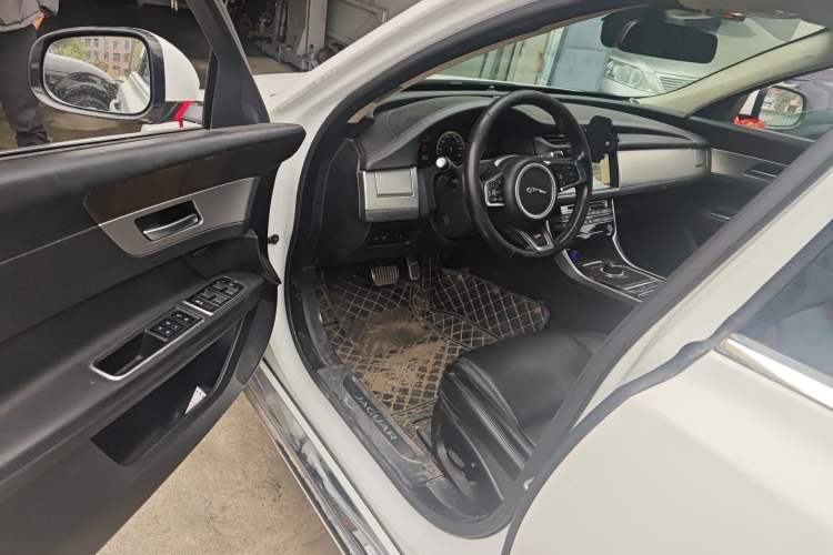 Used Jaguar XFL 2018 XFL 2.0T 250 PS Luxury Edition
