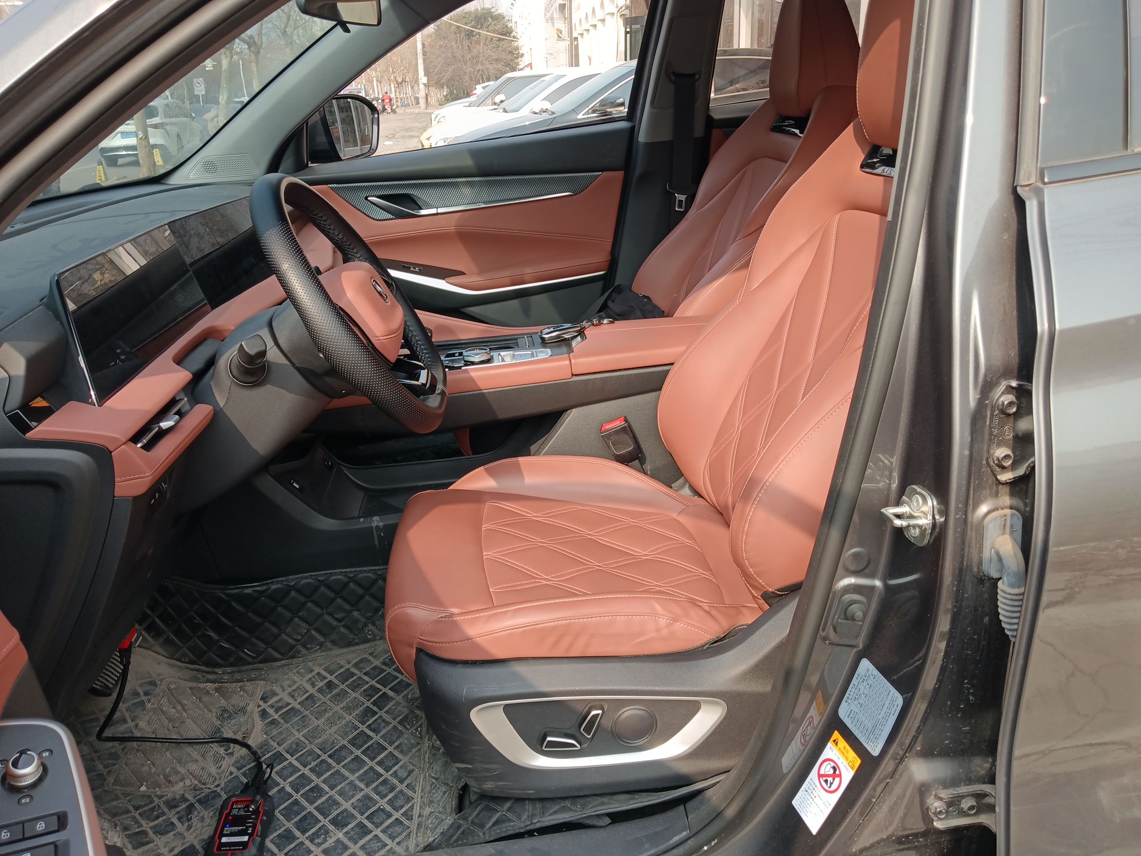 Переднее сиденье в автомобиле