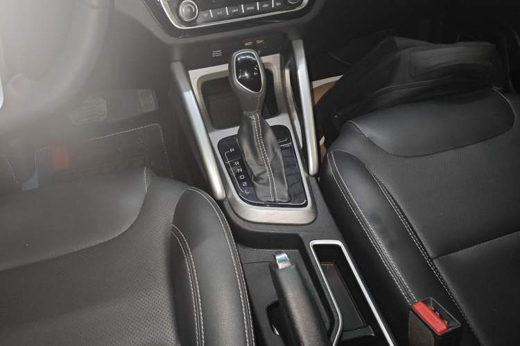 Used Geely Auto Vision X3 2017 1.5L Automatic Luxury Model Gear Lever