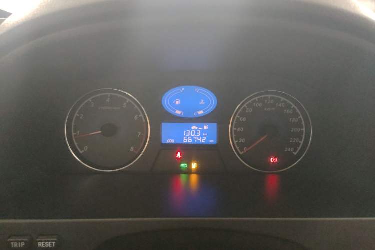 Used Geely Auto Classic Emgrand 2013 Sedan 1.5L Manual Entry-Level Model
