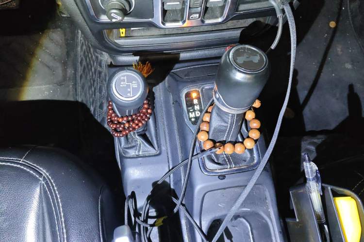 Used Jeep Wrangler New Energy 2021 Four-Door 2.0T 4xe Sahara Gear Lever