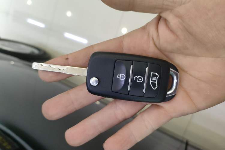 Used Ford Transit 2023 2.0T Gasoline Automatic Multi-Function Commercial Vehicle Short Wheelbase Low Roof 5/6 Seats