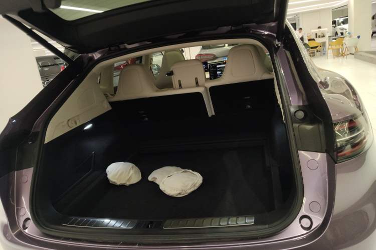 Used Hima Luxeed R7 2024 All-Electric 736 km Ultra Trunk