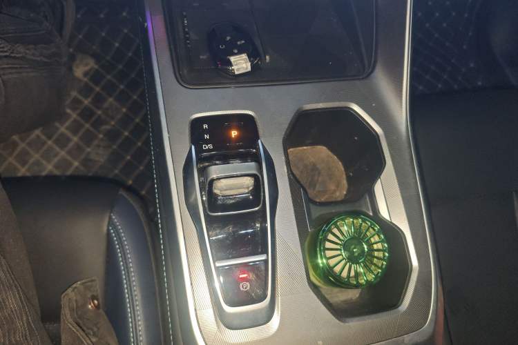 Used GAC Trumpchi GS3 2023 Shadow Speed 270T Dynamic Intelligence Edition Gear Lever