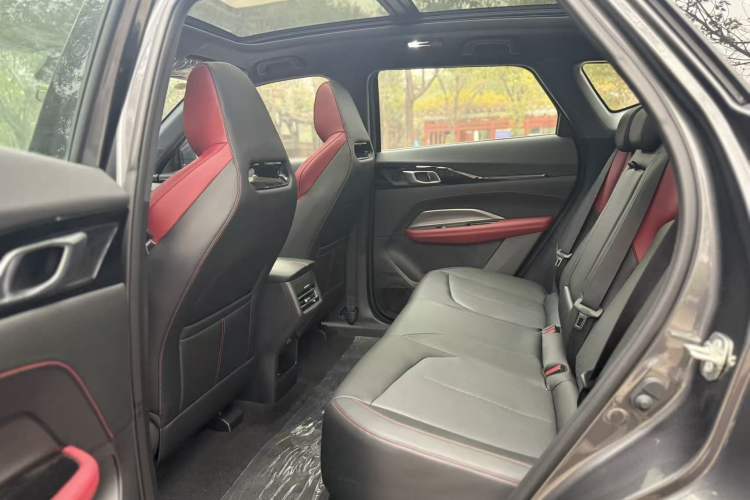 Used Oshan Z6 2023 Blue Whale 1.5T DCT Smart Luxury Model