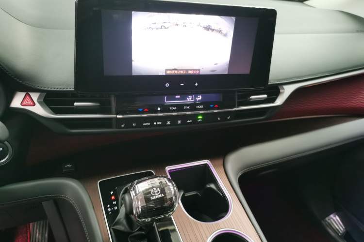 Used Toyota SIENNA 2024 2.5L Hybrid Comfort Edition