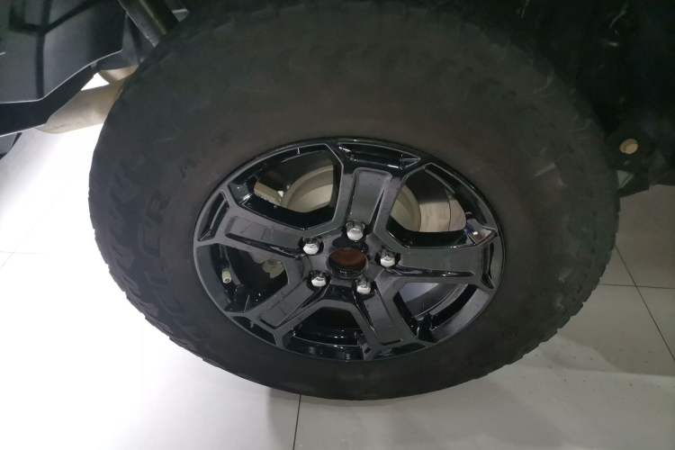 Used Jeep Wrangler 2019 2.0T Sahara Four-Door Version China VI Emission Standard Right Rear Wheel Hub