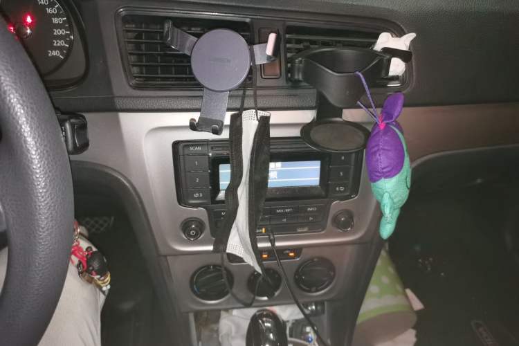 Used Volkswagen Gran Lavida 2013 1.6L Automatic Fashion Model