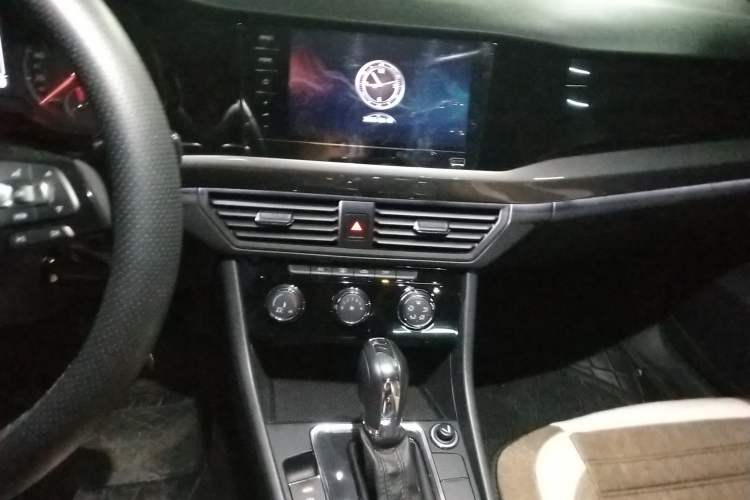 Used Volkswagen Bora 2021 1.5L Automatic Comfort Smart Connect Edition Audio And AC Panel