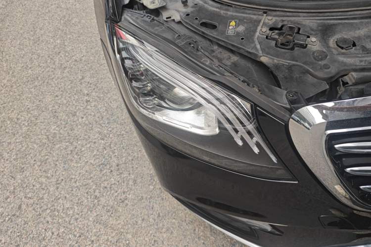 Used Mercedes-Benz S-Class 2010 S 400 L HYBRID Right Front Headlight