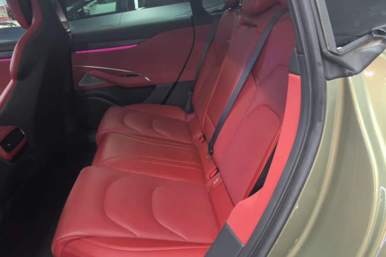 Used Xiaomi Auto SU7 2024 Four-Wheel Drive Ultra-Long Range Advanced Intelligent Driving Max Edition