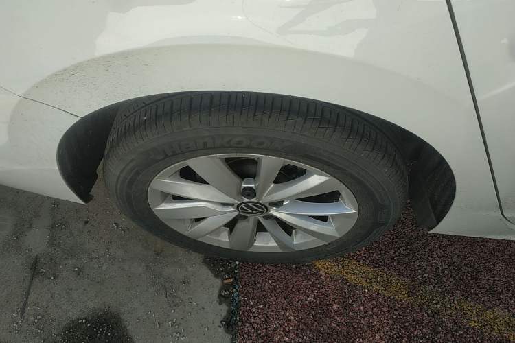 Used Volkswagen Bora 2021 1.5L Automatic Comfort Smart Connect Edition Right Rear Wheel Hub