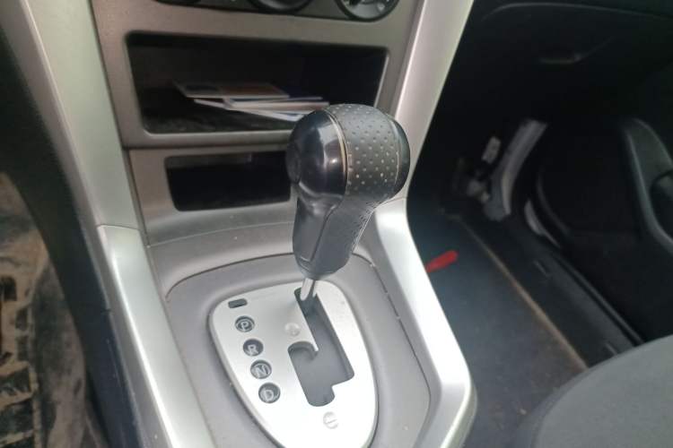 Used Venucia T70 2015 2.0L CVT Smart Choice Edition Gear Lever