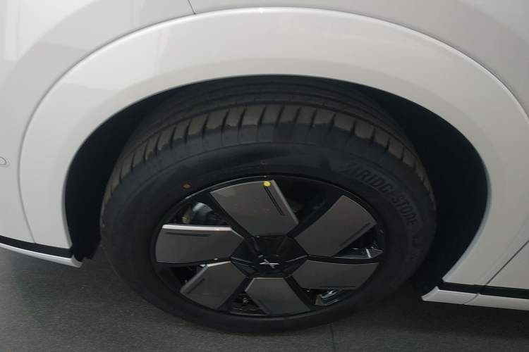 Used XPeng X9 2025 650 Long-Range Max