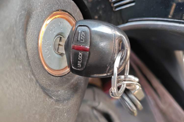 Used Mitsubishi Outlander 2013 2.0L 4x4 Urban Navigation Edition 5 Seats Vehicle Key