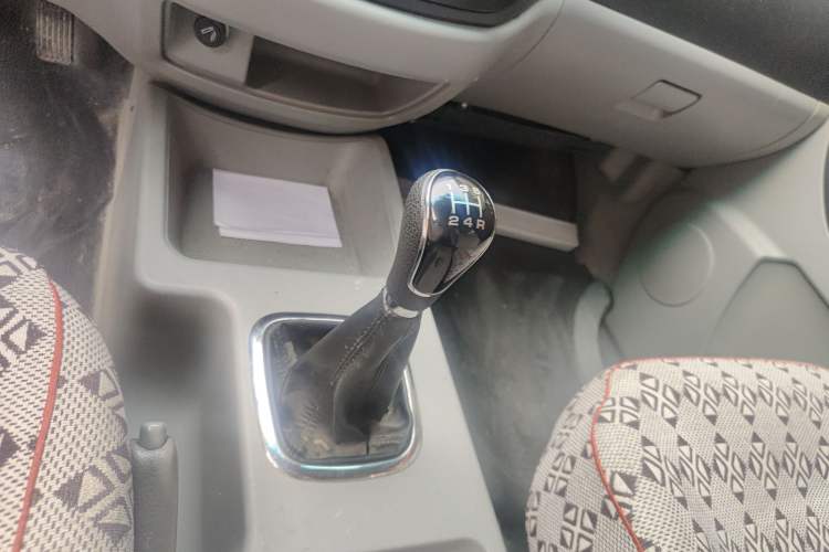 Used FORTHING Lingzhi 2017 Facelifted M3L 1.6L 7-Seater Standard Version
