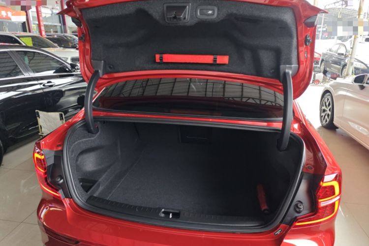 Used Volvo S60 2020 T4 Zhiyuan Luxury Edition Trunk