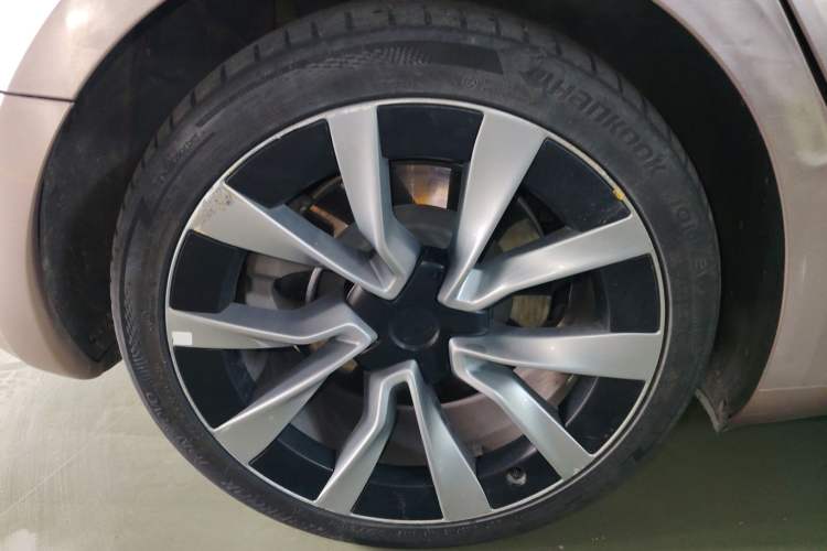 Used Tesla Model 3 2023 Long-Range All-Wheel-Drive Version