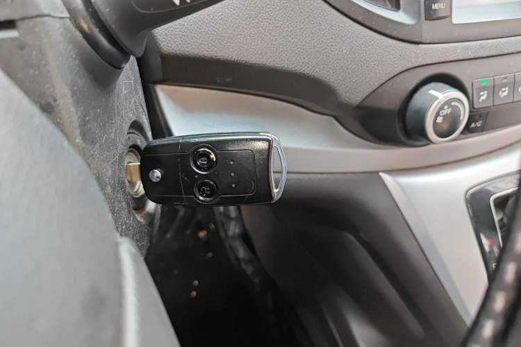 Used Honda CR-V 2012 2.0L two-wheel drive urban version