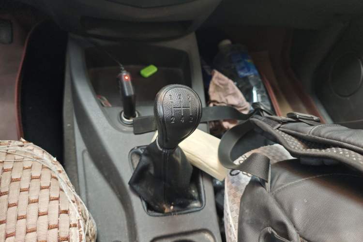 Used Wuling Hongguang 2015 1.2L S Base Model China V Standard Gear Lever