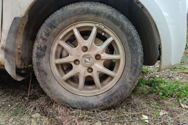 Used Dongfeng Fengon 330 2014 1.2L Manual Practical Version DK12-07 Right Front Wheel Hub