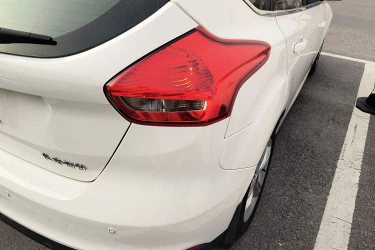 Used Ford Focus 2018 Hatchback Classic 1.6L Automatic Comfort Plus SmartDrive Edition