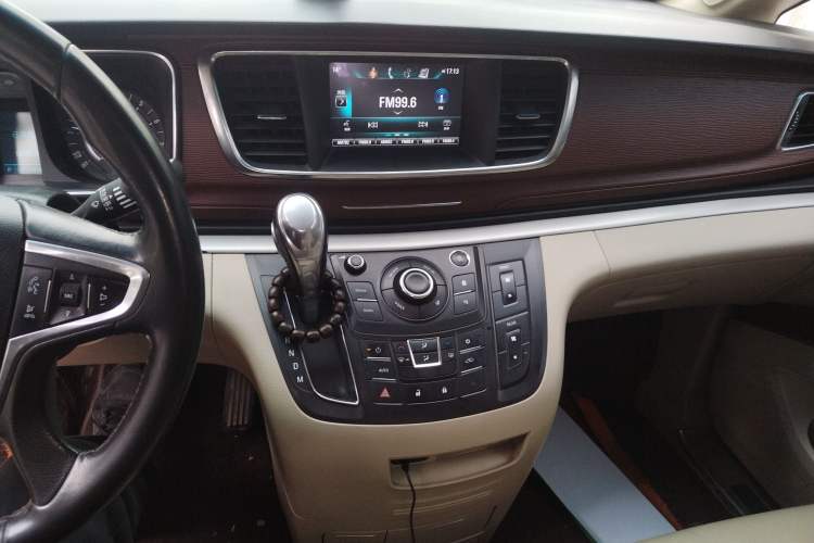 Used Buick GL8 2018 28T Luxury Model China VI Standard Audio And AC Panel