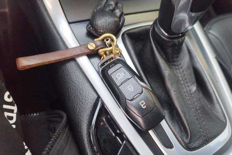 Used Ford Edge 2016 EcoBoost 245 Four-Wheel Drive Titanium Edition 7-Seater