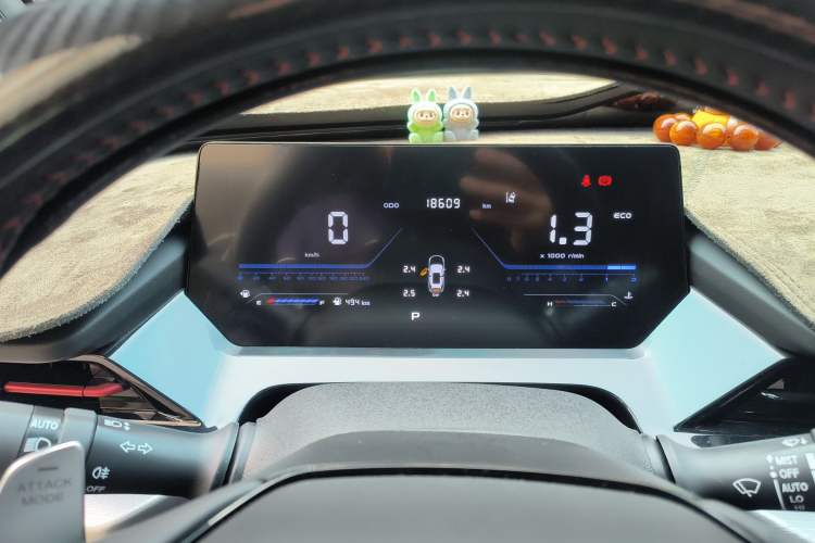 Used CHANGAN OSHAN Z6 2023 Blue Whale 1.5T DCT Smart Luxury Model Instrument Cluster