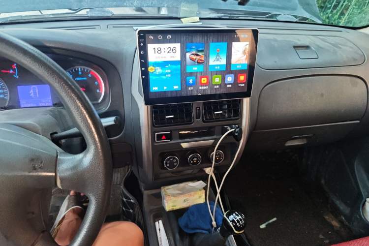 Used Dongfeng Ruichi 2015 2.5T Elite Edition Diesel Two-Wheel Drive Luxury ZD25TCI
