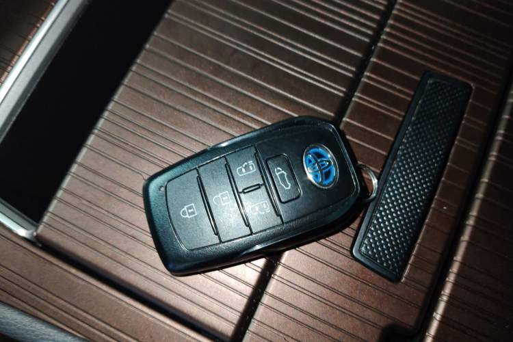 Used Toyota Granvia 2023 2.5L Hybrid Prestige PLUS Edition Vehicle Key