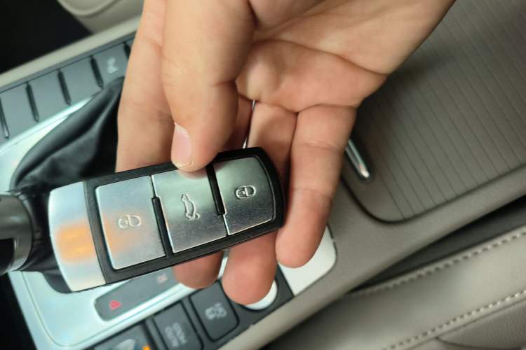 Used Volkswagen Magotan 2015 2.0 TSI Prestige Model Vehicle Key