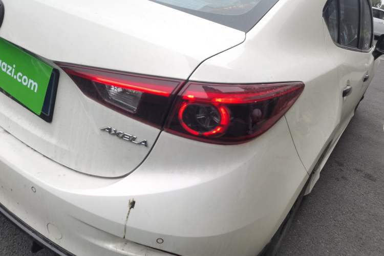 Used Mazda 3 Axela 2019 Cloud-Controlled Version Sedan 1.5L Automatic Comfort Trim China V Standard Exterior 6