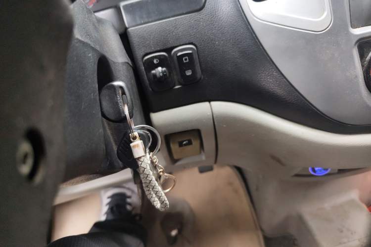 Used FORTHING Lingzhi 2015 M3 1.6L 7-Seater Luxury Model