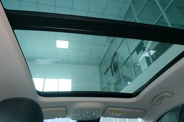 Used Roewe RX5 eMAX 2022 1.5T PHEV Fearless Prestige Edition
