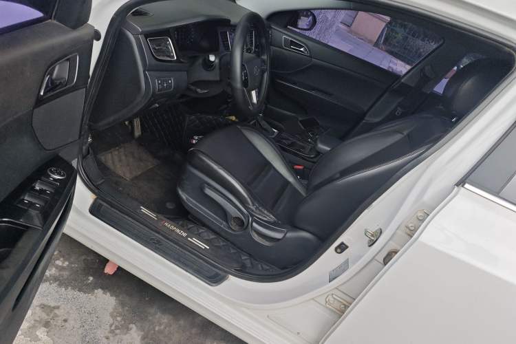 Used Hyundai Mistra 2014 1.8L Automatic Smart GLS Left Front Seat